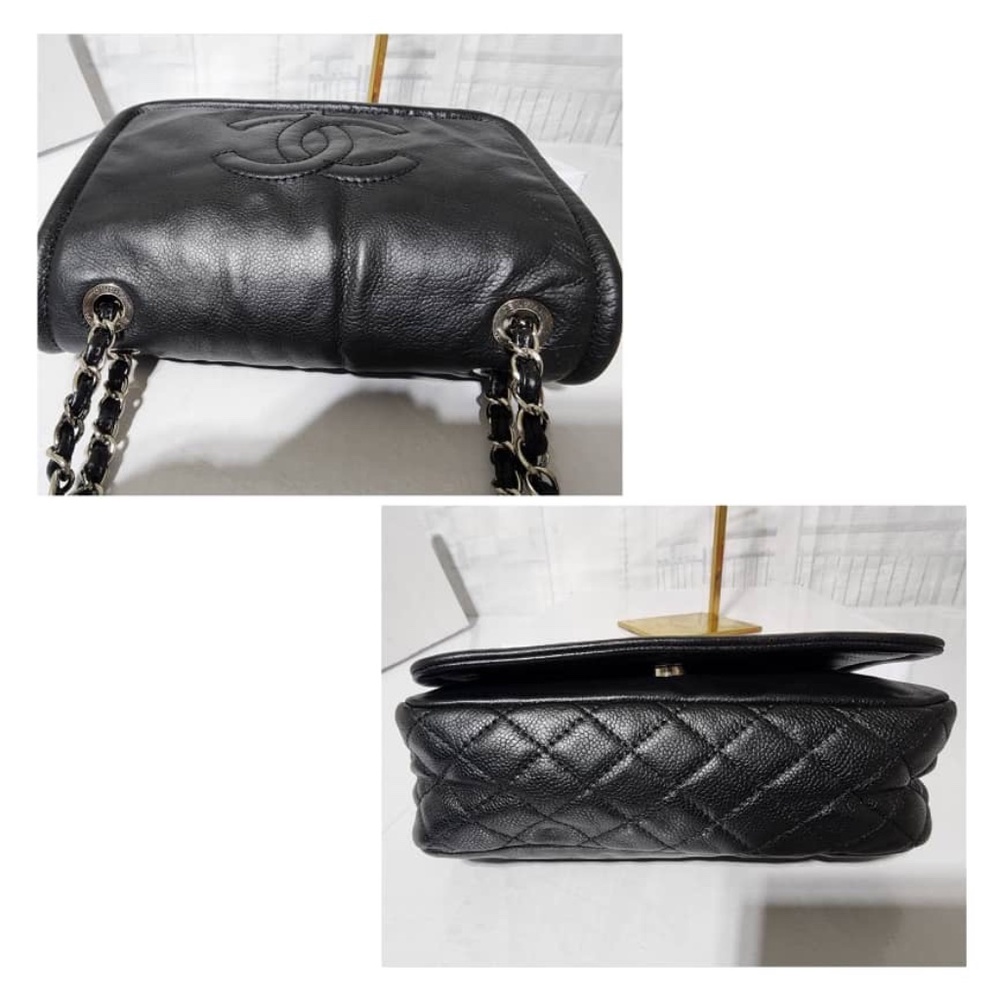 CHANEL Black Leather Shoulder Bag - Picture 10 of 16